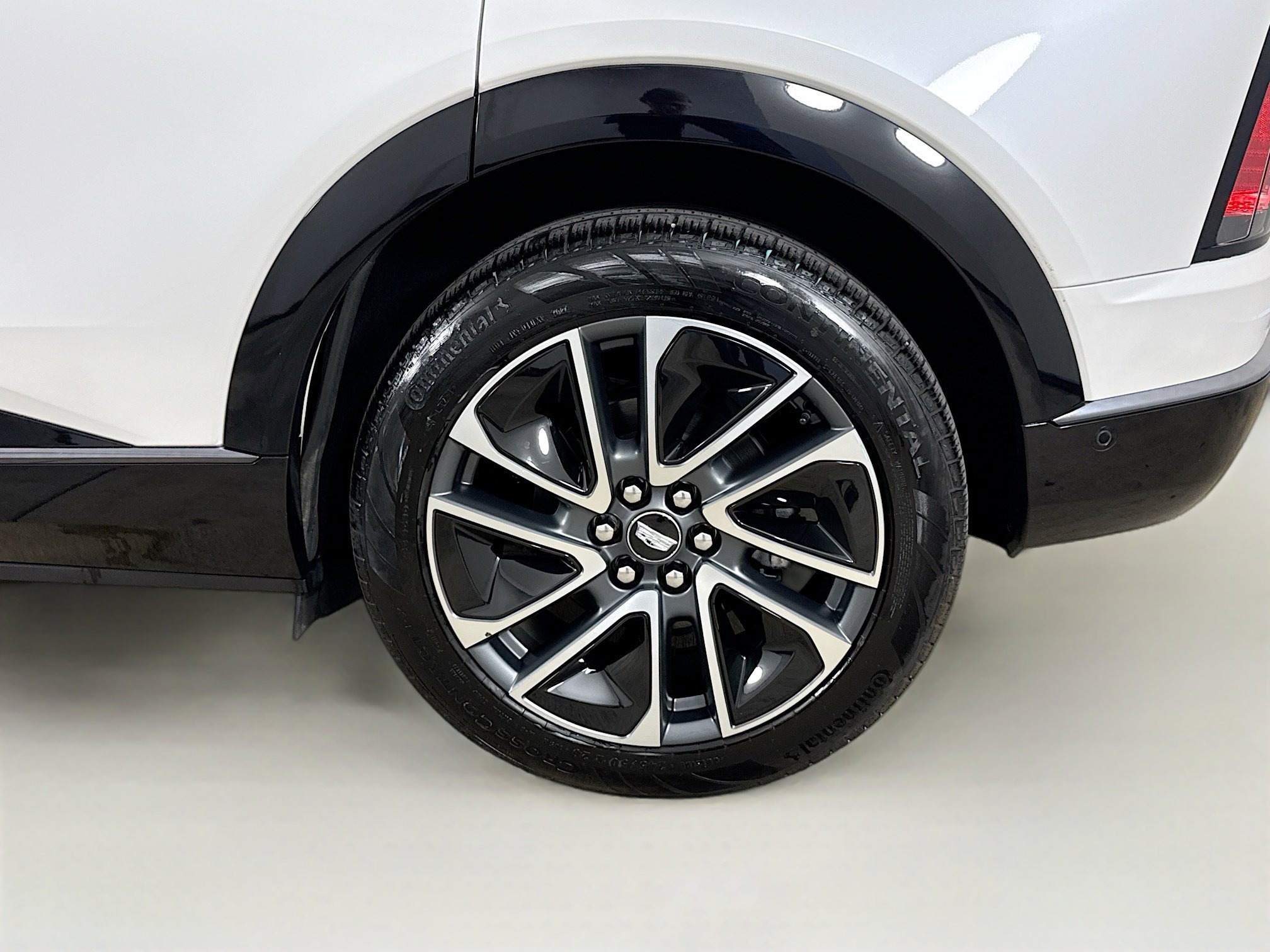 Used 2025 Cadillac Optiq Sport 1 AWD/4WD image 33