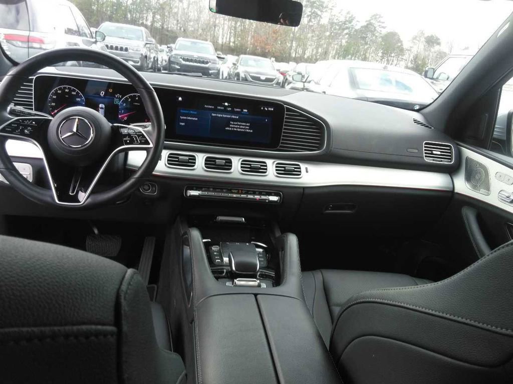 Used 2025 Mercedes-Benz GLS 450 GLS 450 image 2