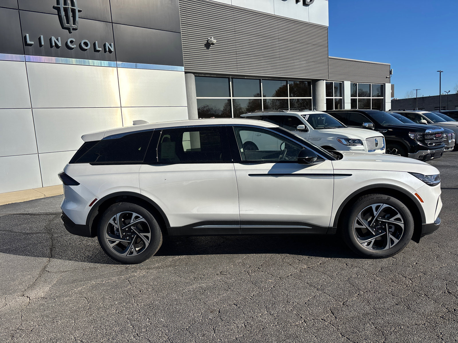 New 2026 Lincoln Nautilus Premier w/ Equipment Group 102A image 8