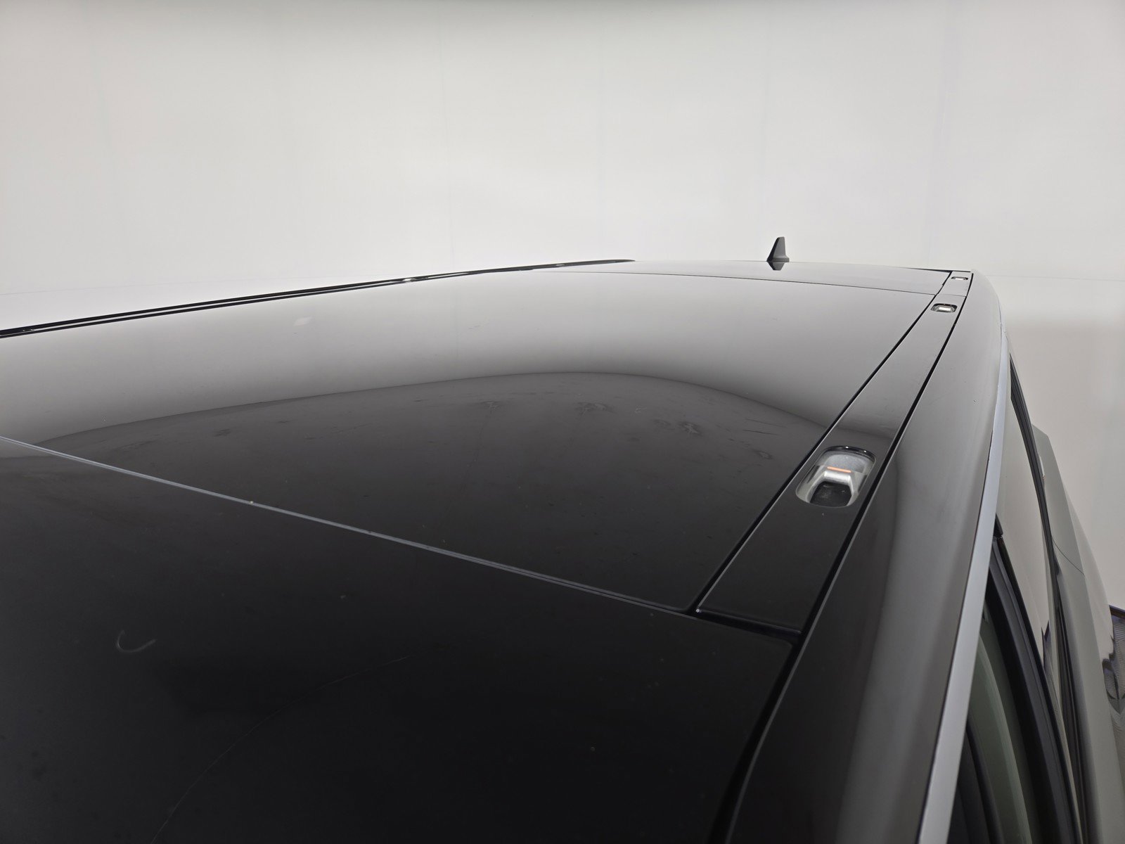 Used 2022 Rivian R1S Launch Edition image 13