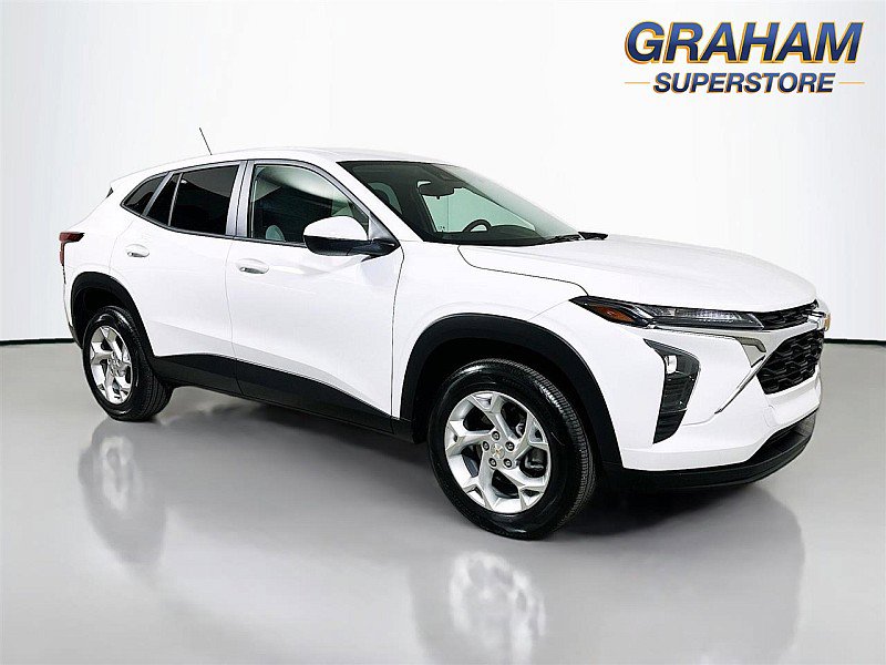 Used 2024 Chevrolet Trax LS w/ LS Convenience Package image 1