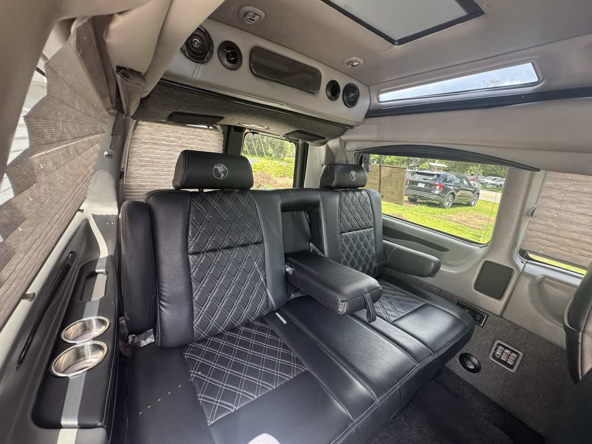 Used 2021 Chevrolet Express 2500 w/ Enhanced Convenience Package RWD image 10