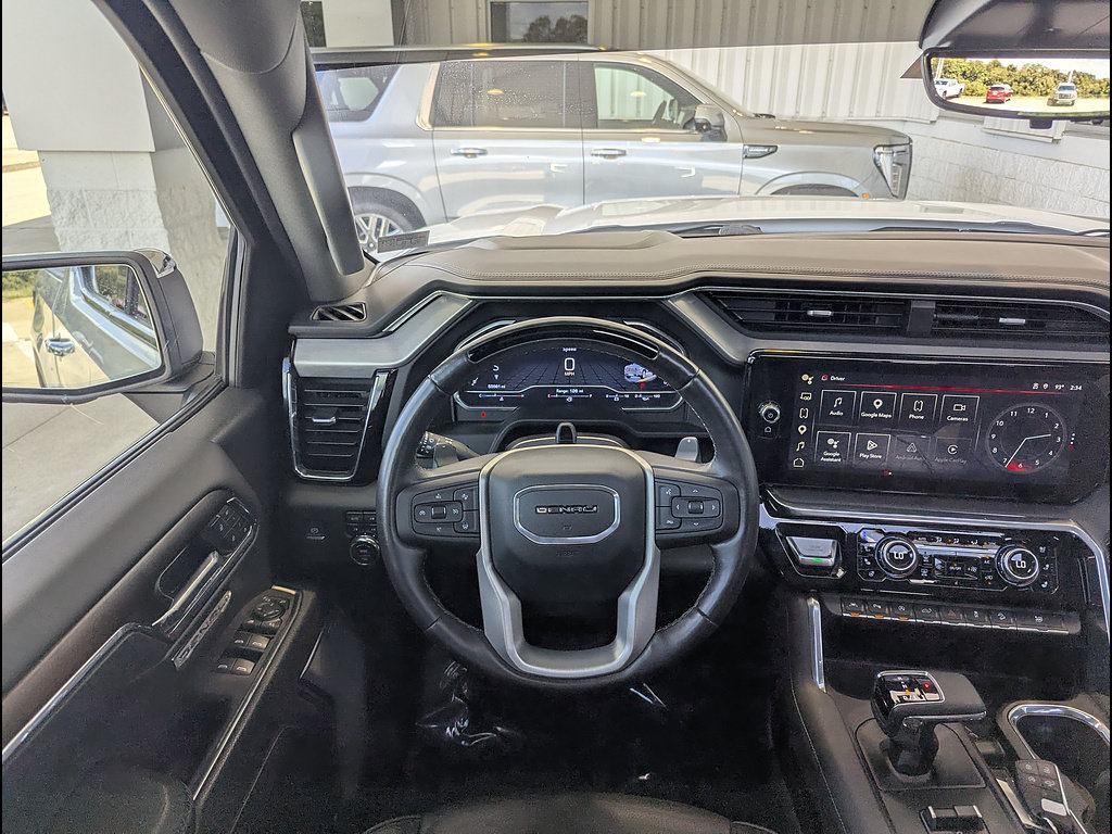 Used 2024 GMC Sierra 1500 Denali AWD/4WD image 3