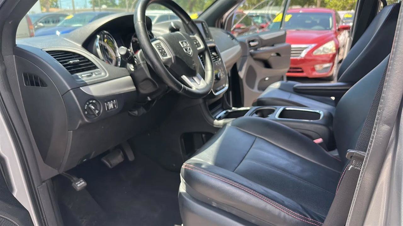 Used 2018 Dodge Grand Caravan GT FWD image 21