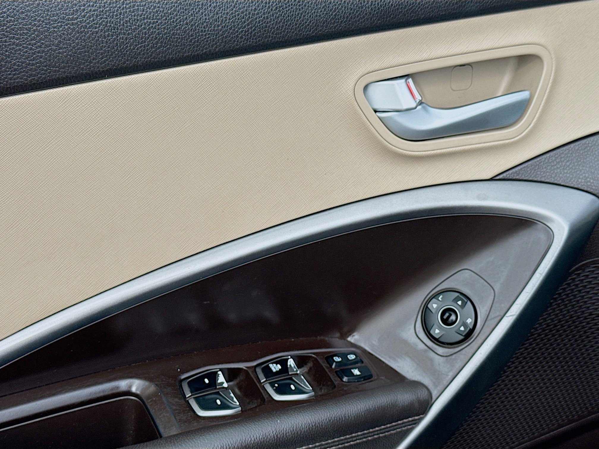 Used 2018 Hyundai Santa Fe Sport image 16