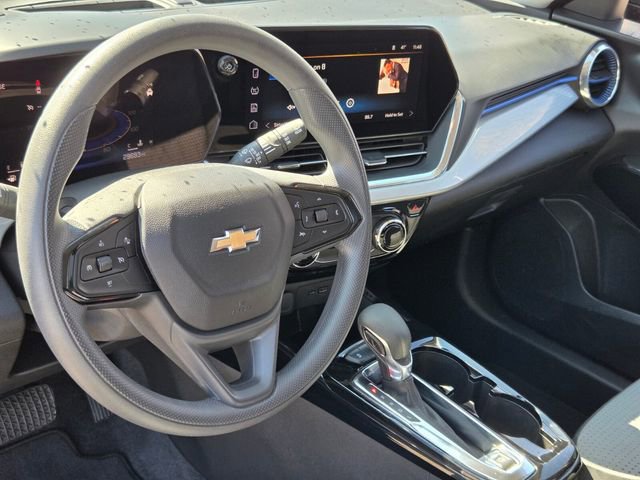 Used 2025 Chevrolet Trax LT image 10