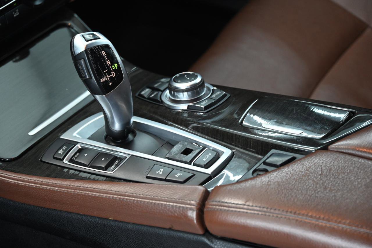 Used 2013 BMW 528i xDrive Sedan AWD/4WD image 30