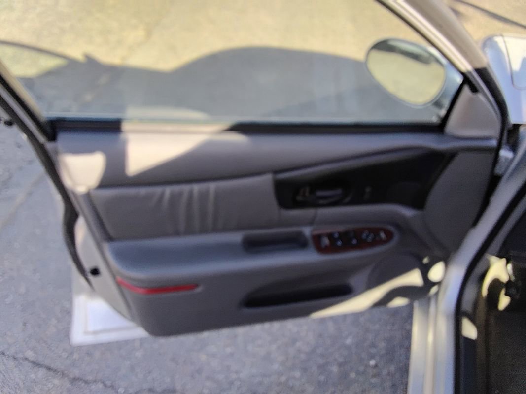 Used 2003 Buick Regal LS w/ LS Luxury Plus Package image 9