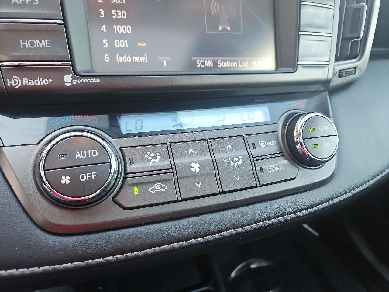 Used 2014 Toyota RAV4 XLE AWD/4WD image 33