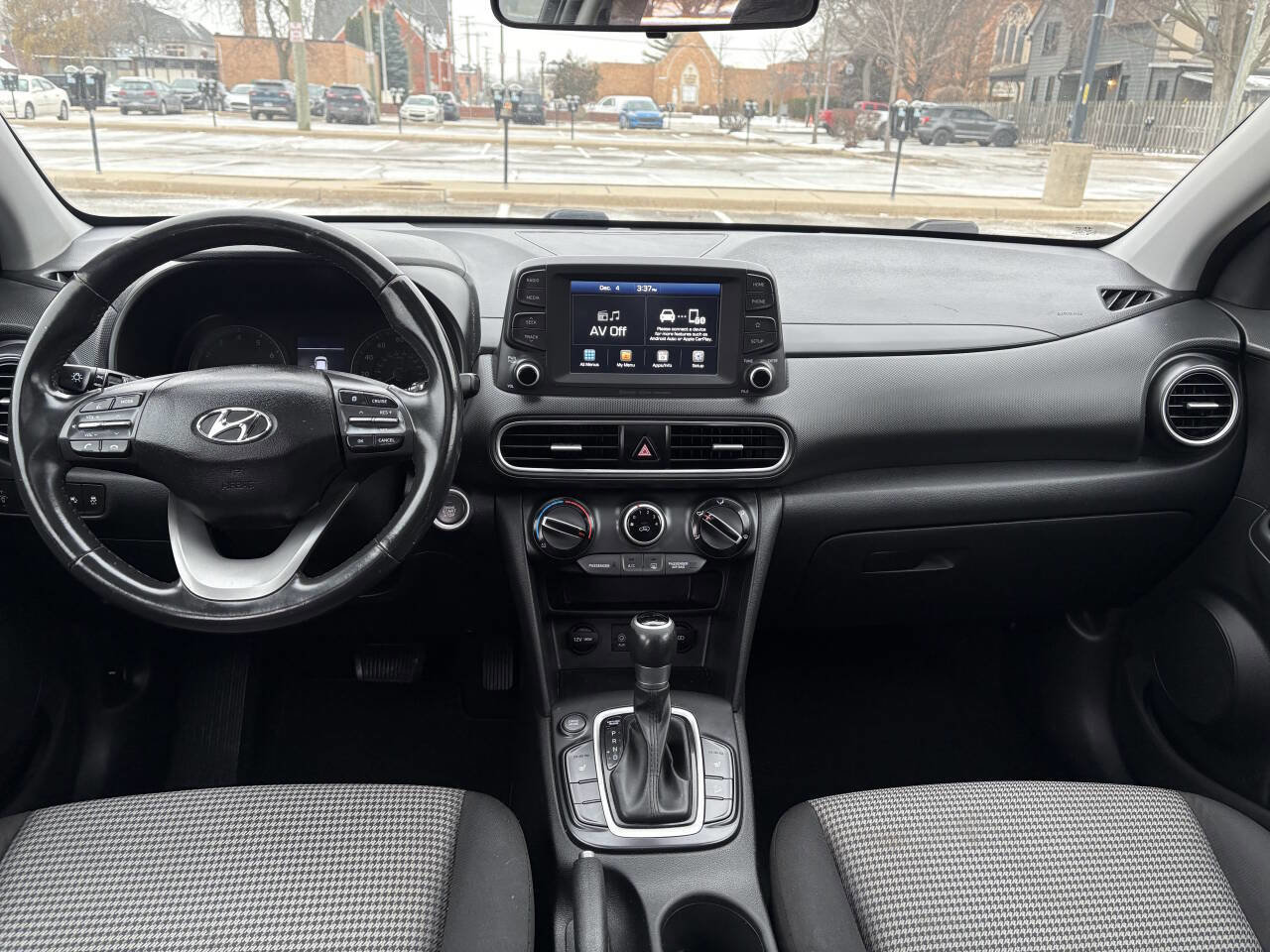 Used 2018 Hyundai Kona SEL w/ SEL Tech Package 02 image 18