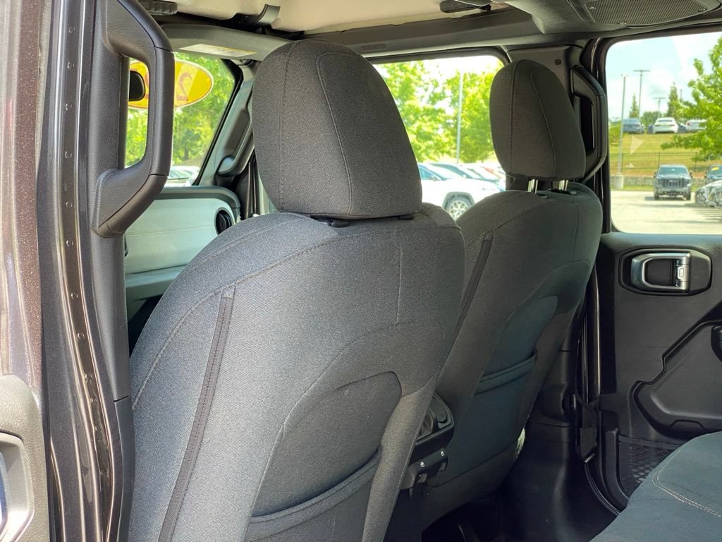 Used 2025 Jeep Wrangler Unlimited Sport AWD/4WD image 24