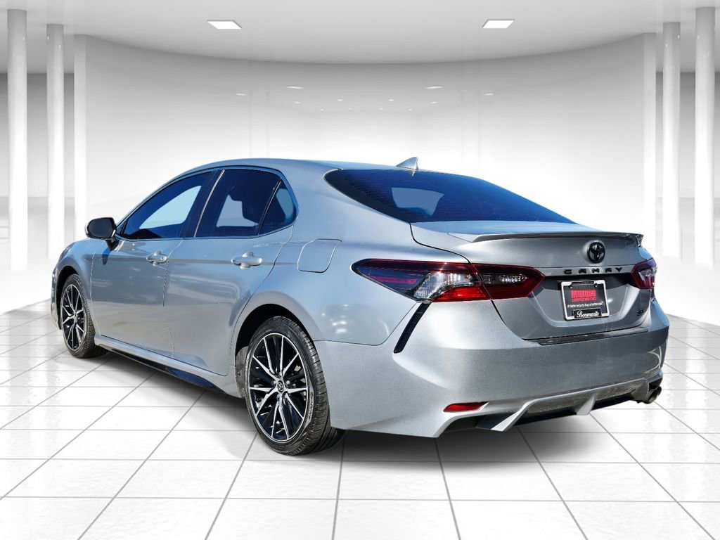 Used 2021 Toyota Camry SE image 5