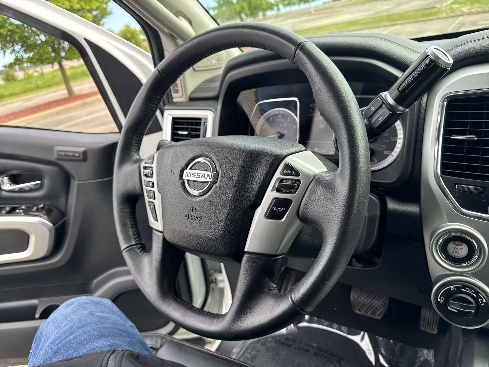Used 2019 Nissan Titan SL AWD/4WD image 18