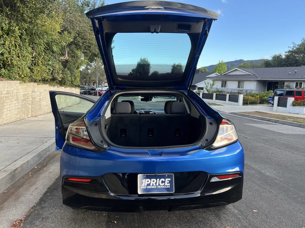 Used 2018 Chevrolet Volt LT FWD image 8