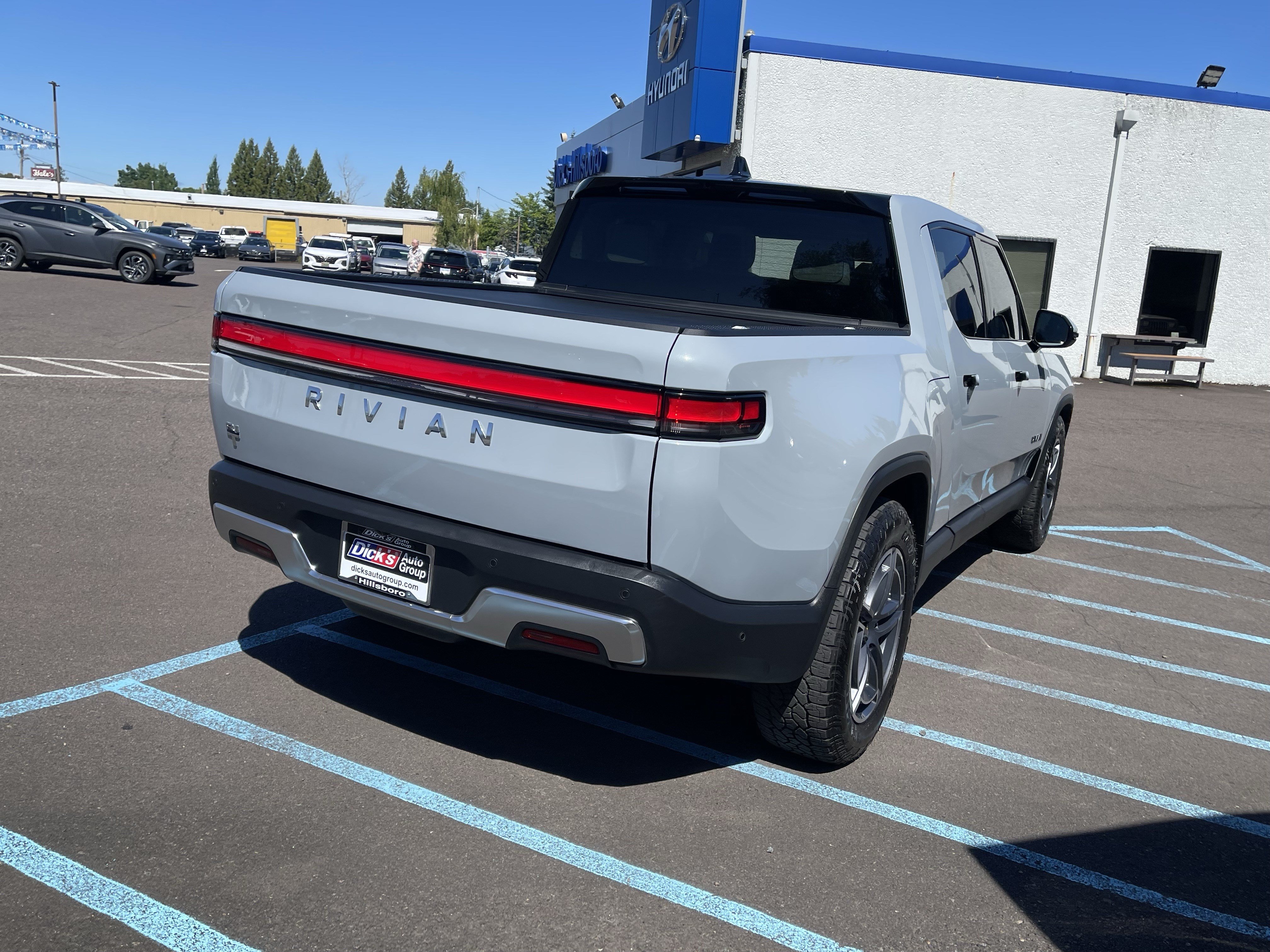 Used 2025 Rivian R1T Adventure AWD/4WD image 5