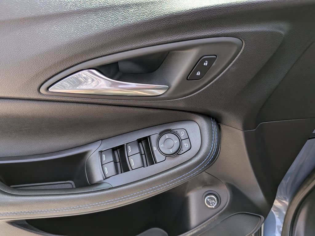 Used 2025 Buick Encore GX Sport Touring w/ Experience Buick Package FWD image 20