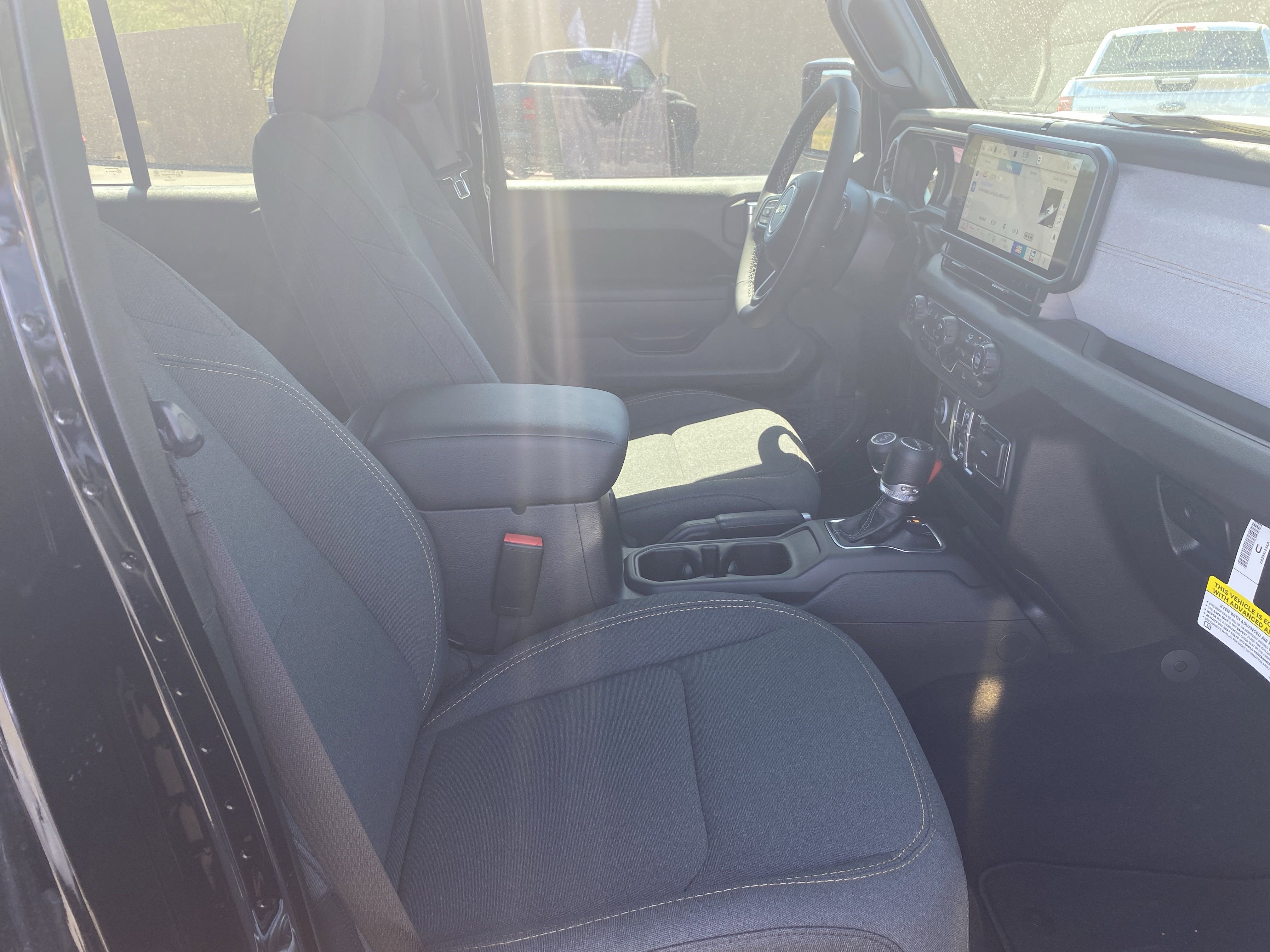 New 2025 Jeep Gladiator Sport image 22