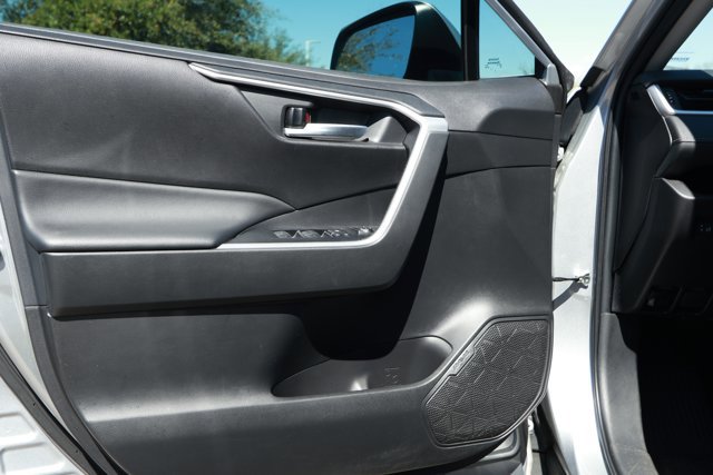 Used 2023 Toyota RAV4 XLE image 21