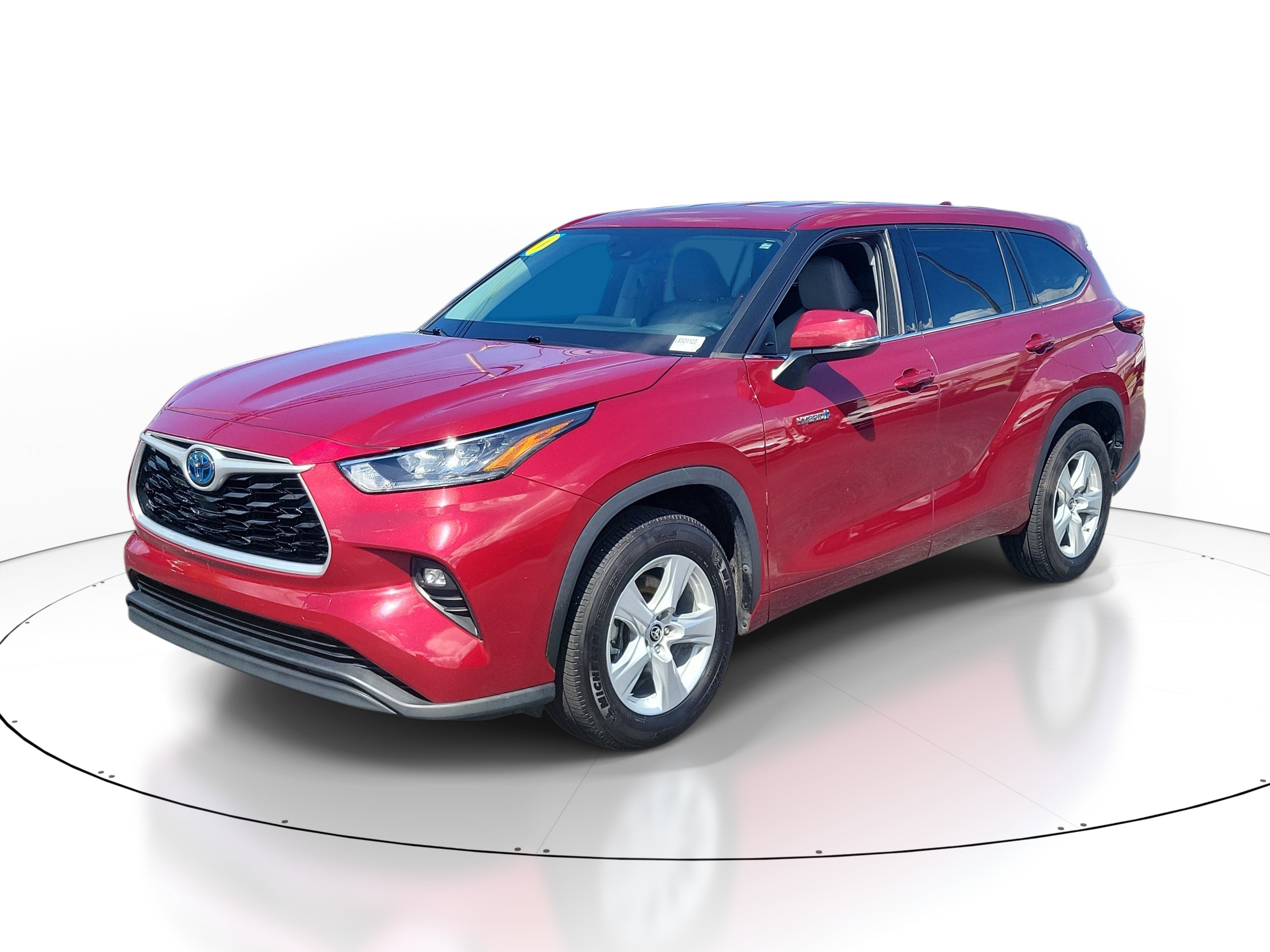 Used 2020 Toyota Highlander LE FWD image 3