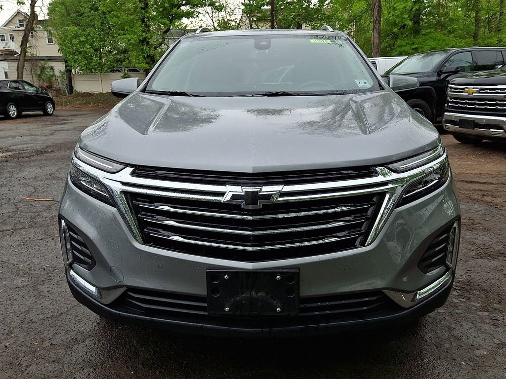Used 2023 Chevrolet Equinox Premier AWD/4WD image 2