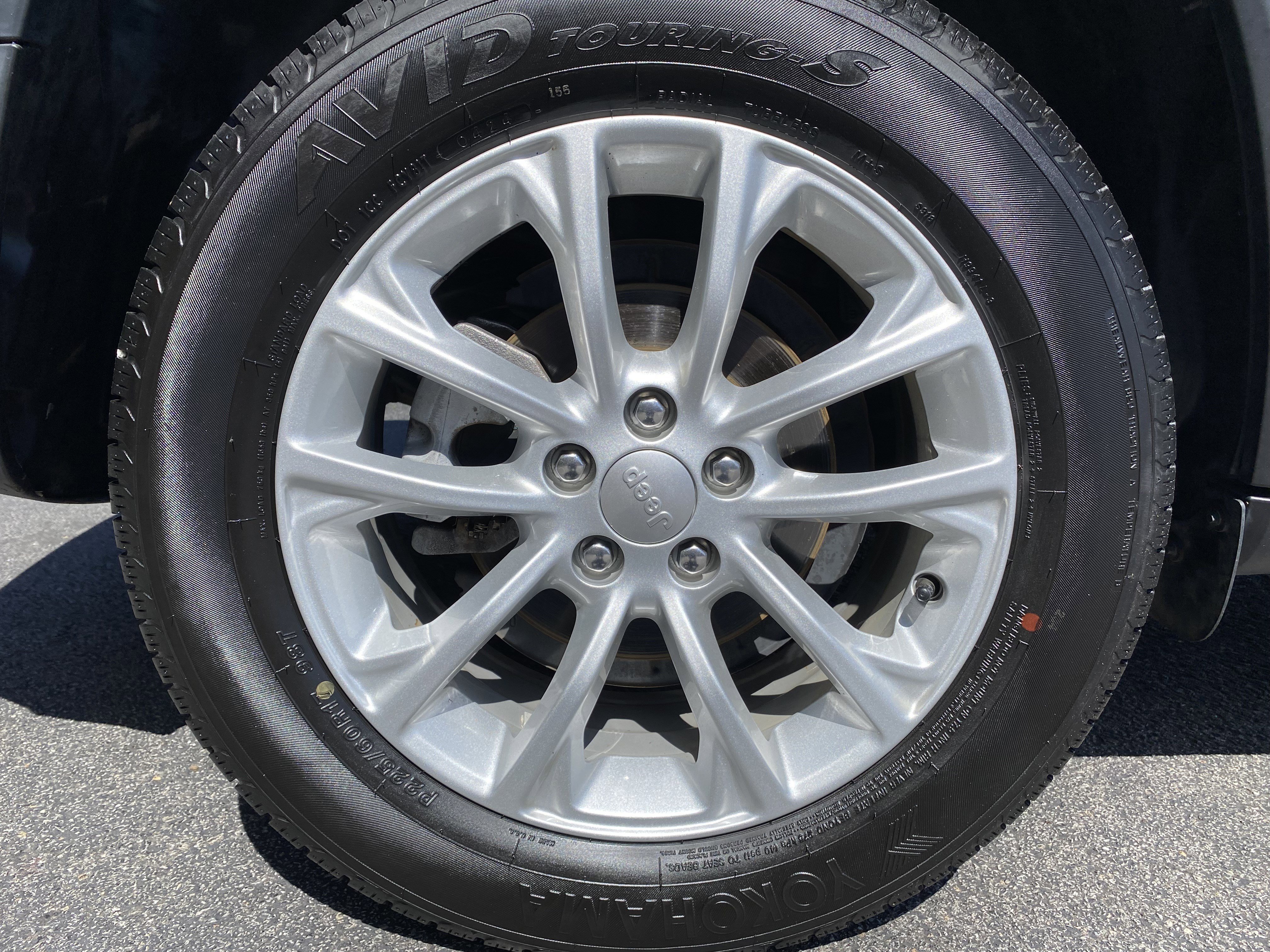 Used 2020 Jeep Cherokee Latitude w/ Cold Weather Group image 38
