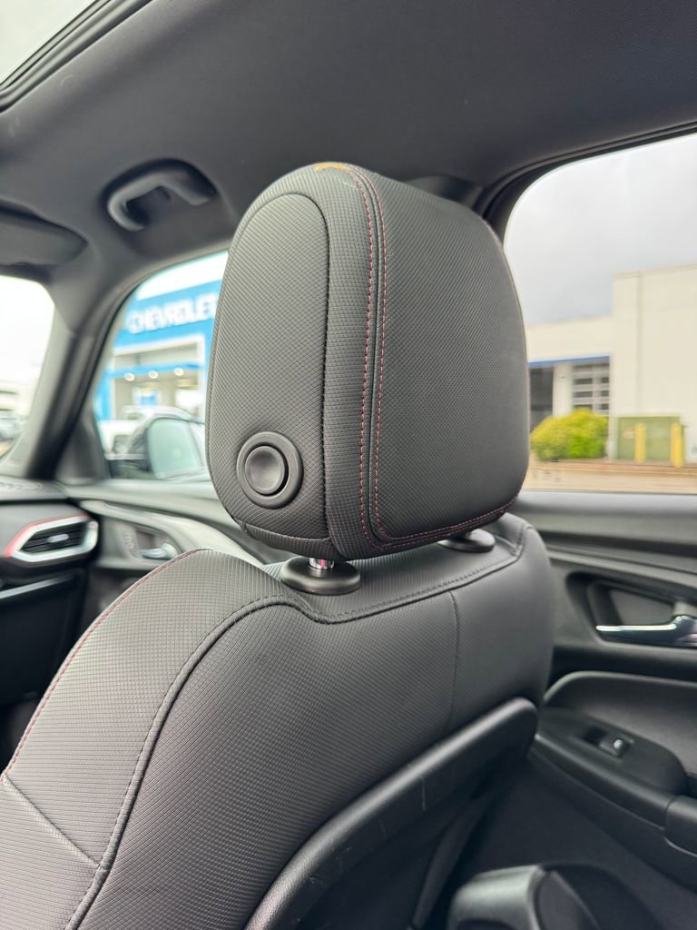 Used 2023 Chevrolet TrailBlazer RS w/ Sun and Liftgate Package image 32