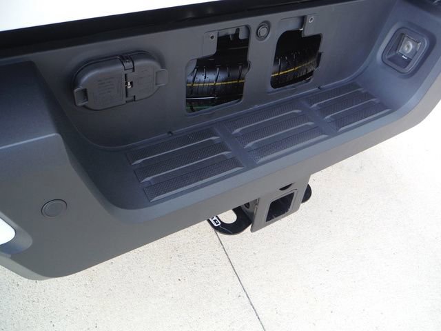 Used 2024 Toyota Tacoma SR5 AWD/4WD image 9