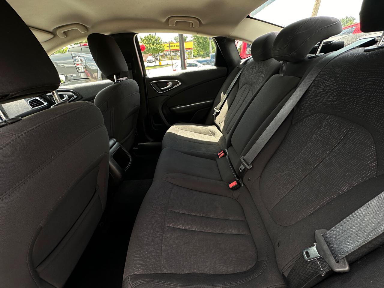 Used 2015 Chrysler 200 Limited FWD image 9