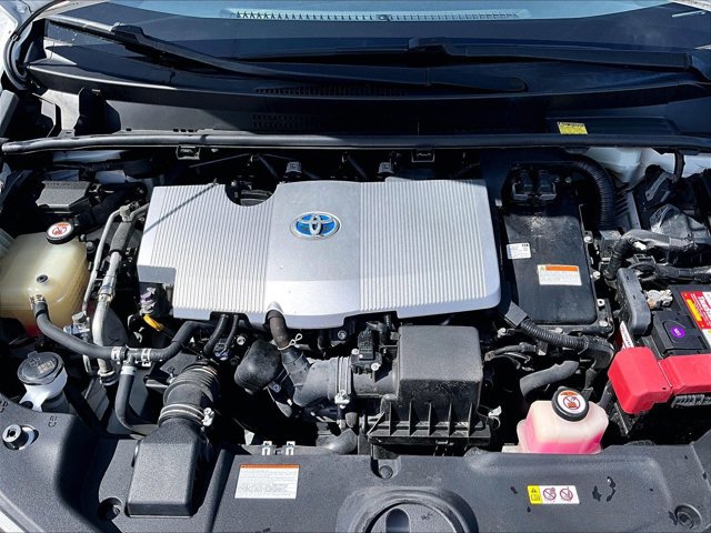 Used 2018 Toyota Prius Three Touring FWD image 11