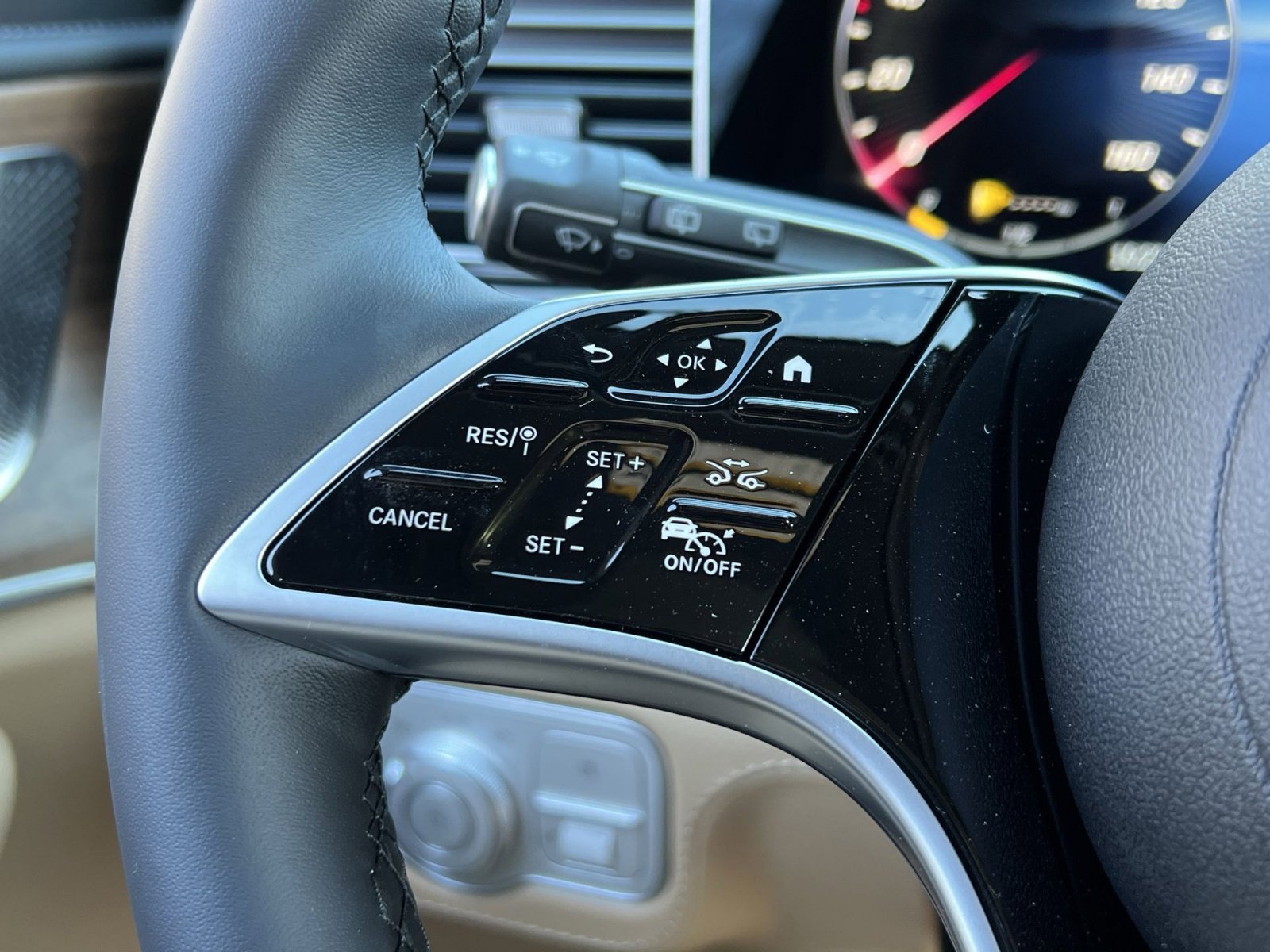 New 2026 Mercedes-Benz GLE 450e 4MATIC image 31