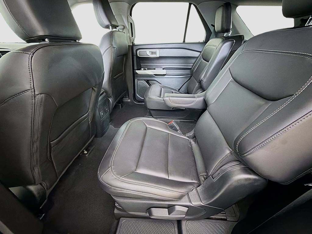 Used 2023 Ford Explorer XLT w/ Equipment Group 202A AWD/4WD image 22