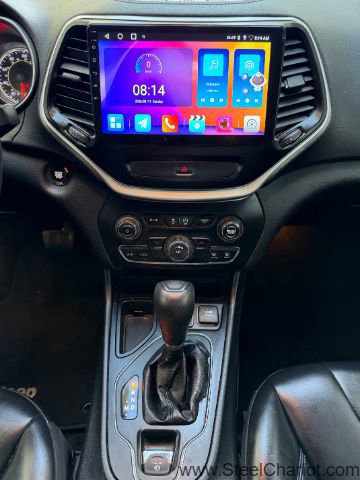 Used 2019 Jeep Cherokee Latitude Plus image 18