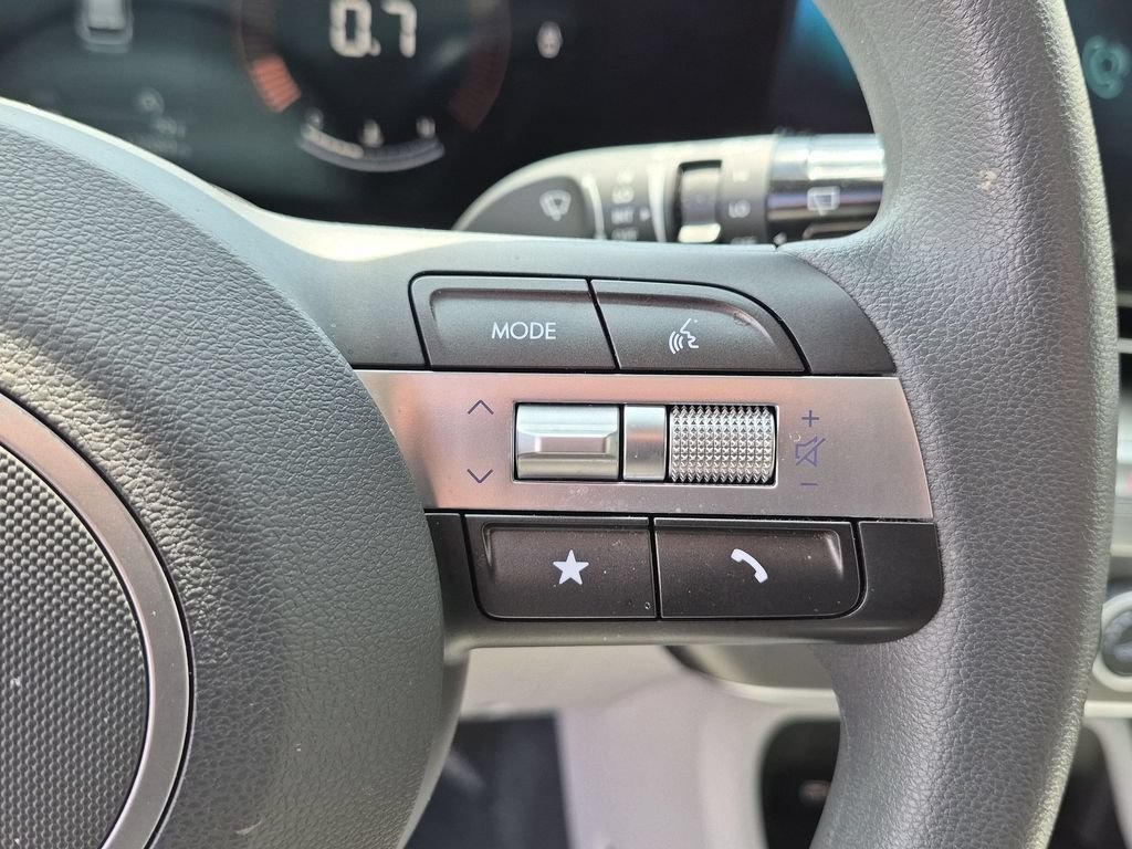 Used 2025 Hyundai Kona SE FWD image 18