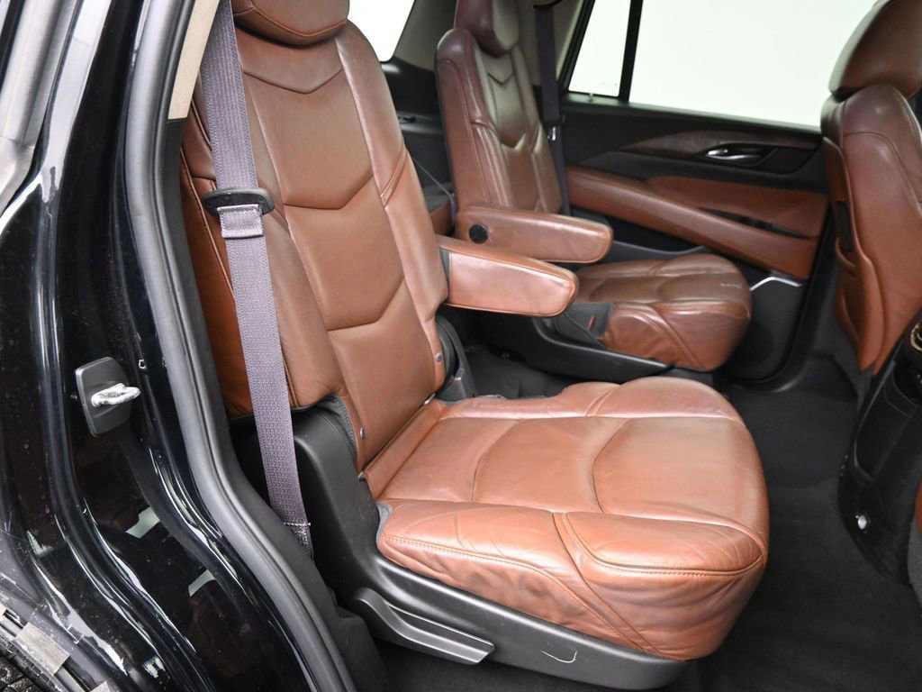 Used 2017 Cadillac Escalade Premium Luxury image 29