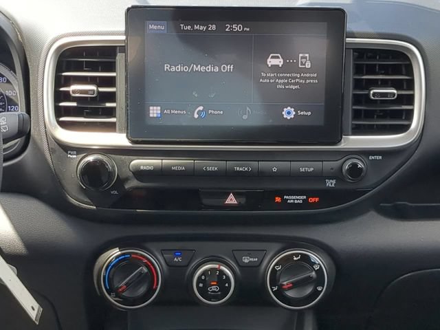 Used 2021 Hyundai Venue SE FWD image 16