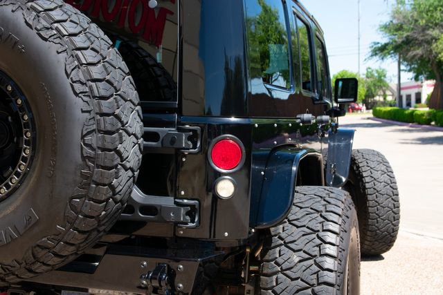 Used 2009 Jeep Wrangler Unlimited Rubicon w/ Dual Top Group image 4