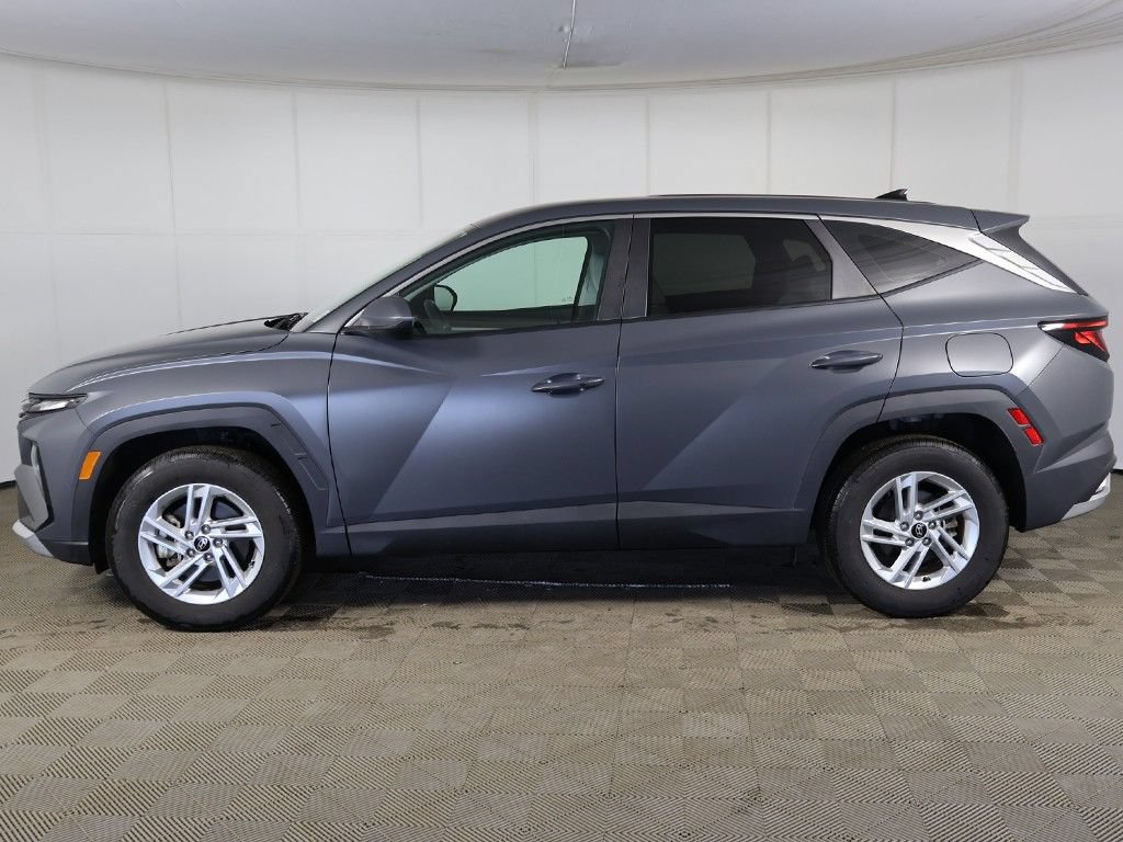 Certified 2025 Hyundai Tucson SE AWD/4WD image 11