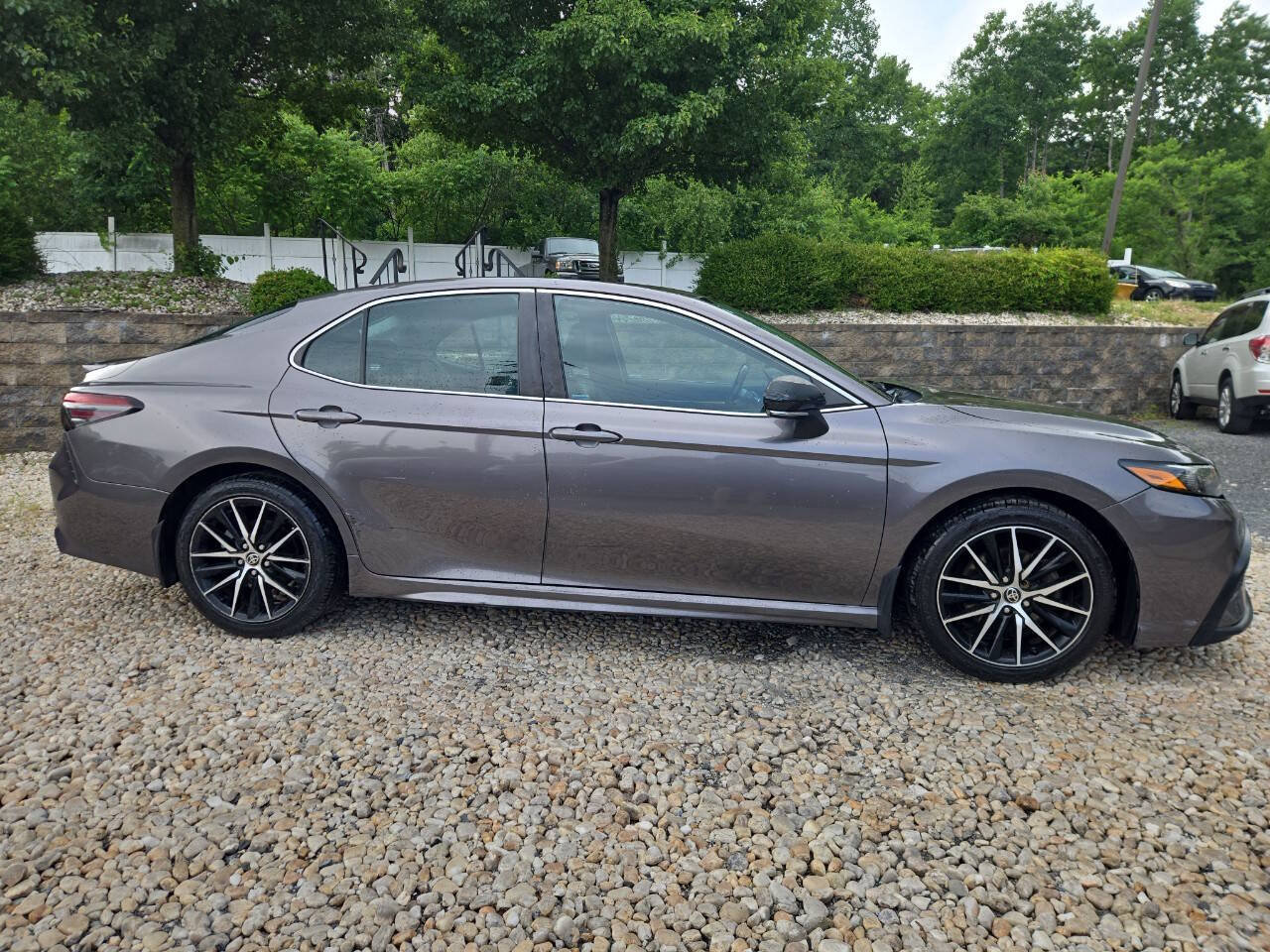 Used 2022 Toyota Camry SE FWD image 7