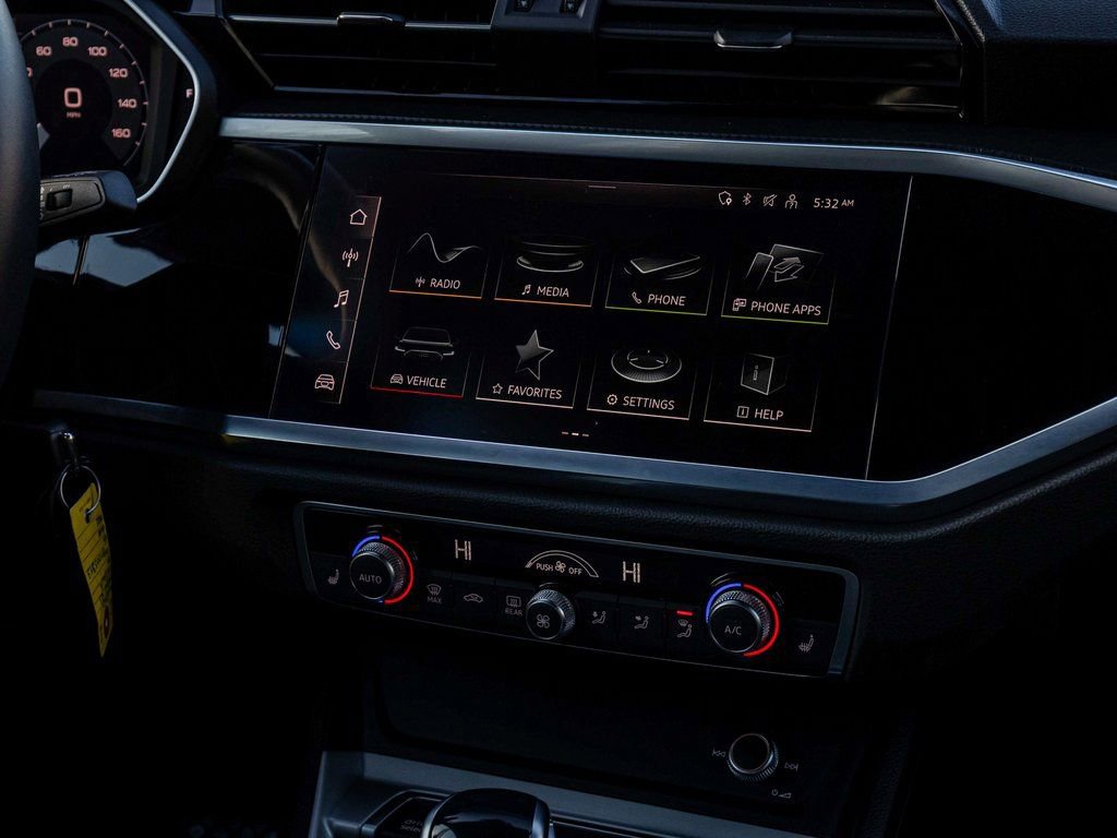 Used 2025 Audi Q3 2.0T Premium image 21