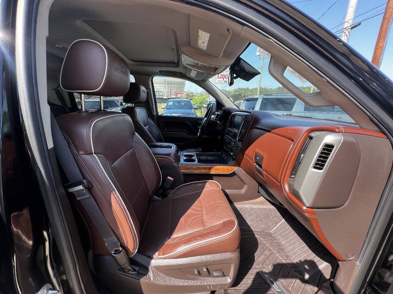 Used 2015 Chevrolet Silverado 1500 High Country w/ High Country Premium Package AWD/4WD image 13