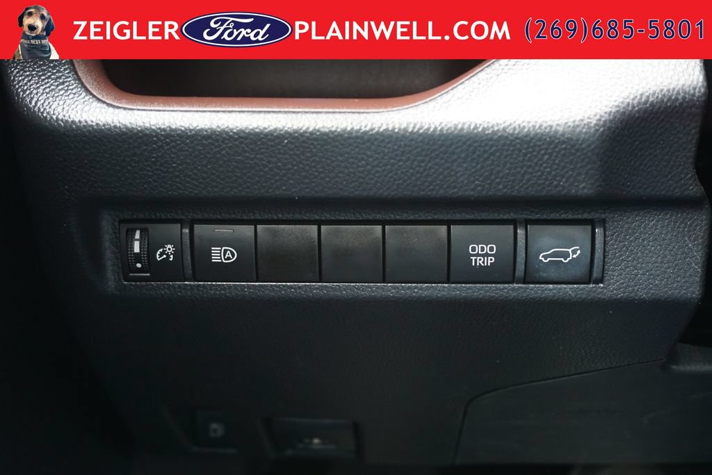 Used 2023 Toyota RAV4 Limited AWD/4WD image 29
