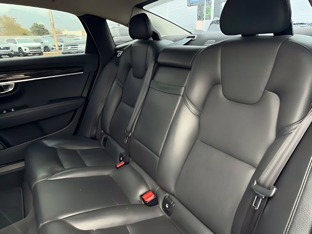 Used 2018 Volvo S90 T5 Momentum w/ Convenience Package FWD image 16