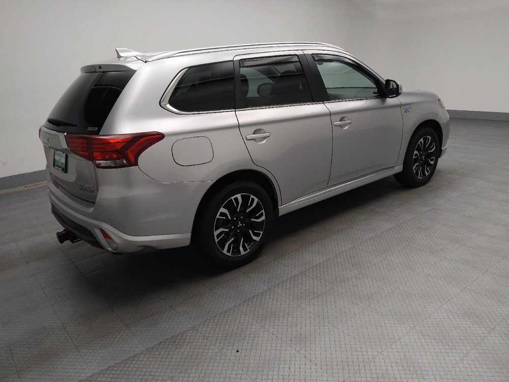 Used 2018 Mitsubishi Outlander SEL image 10
