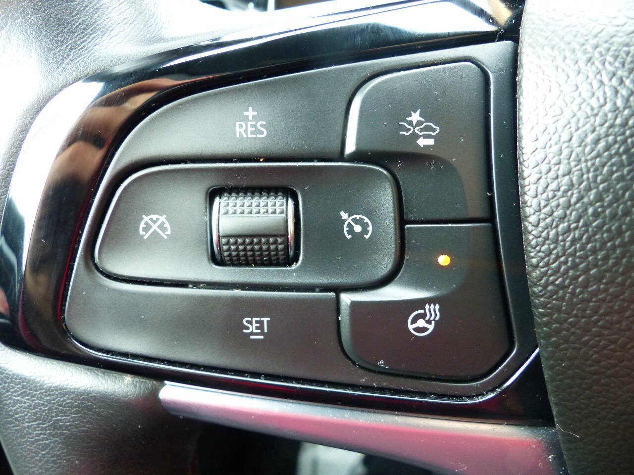 Used 2022 Buick Enclave Essence w/ Sport Touring Edition AWD/4WD image 25