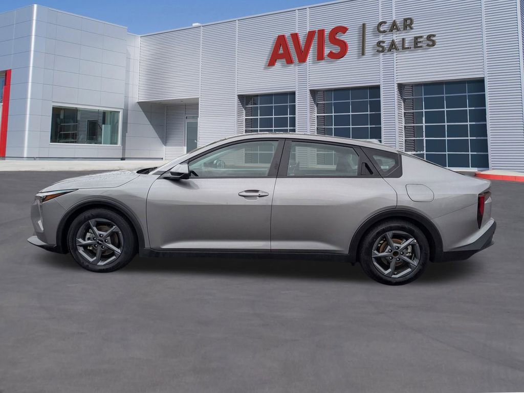 Used 2025 Kia K4 LXS image 2