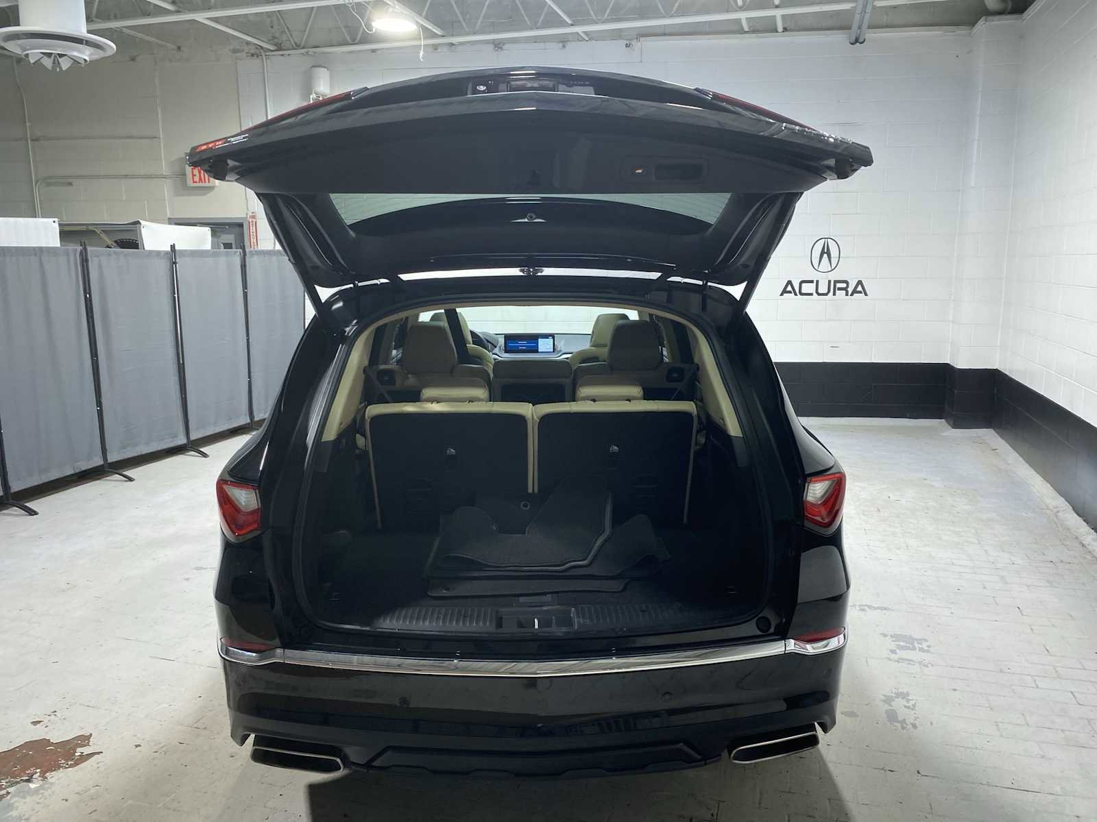 Certified 2023 Acura MDX SH-AWD w/ Technology Package image 19