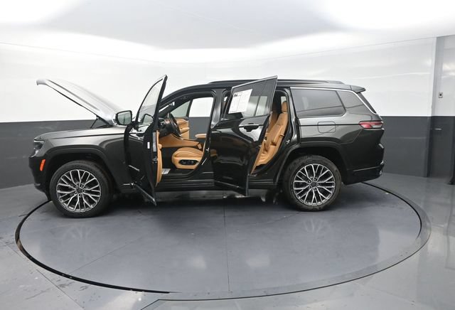 Used 2024 Jeep Grand Cherokee L Summit AWD/4WD image 34