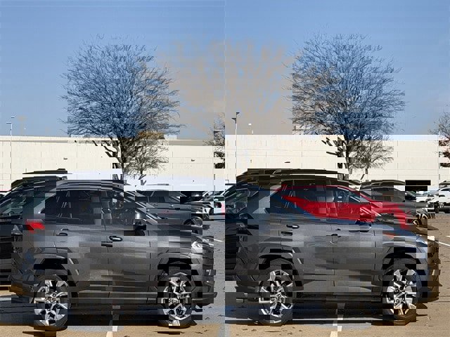 Certified 2021 Toyota RAV4 XLE Premium image 3
