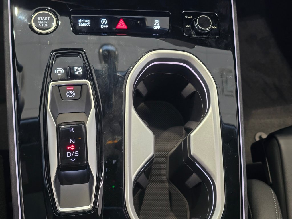 New 2026 Audi A6 Premium Plus AWD/4WD image 25