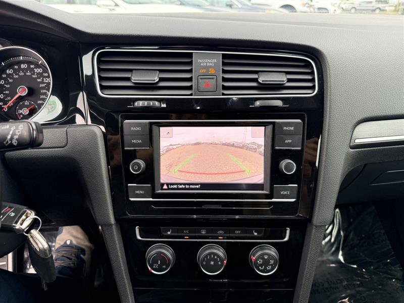 Used 2020 Volkswagen Golf 4-Door FWD image 33
